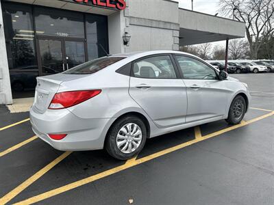2017 Hyundai ACCENT SE   - Photo 4 - Fairview Heights, IL 62208