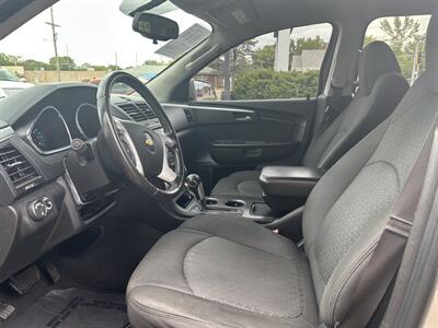 2012 Chevrolet Traverse LT   - Photo 8 - Fairview Heights, IL 62208