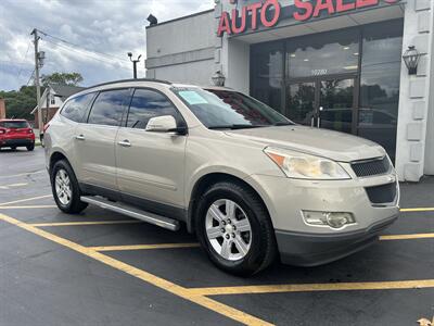 2012 Chevrolet Traverse LT   - Photo 2 - Fairview Heights, IL 62208
