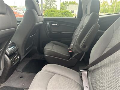 2012 Chevrolet Traverse LT   - Photo 9 - Fairview Heights, IL 62208