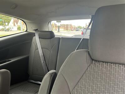 2012 Chevrolet Traverse LT   - Photo 10 - Fairview Heights, IL 62208