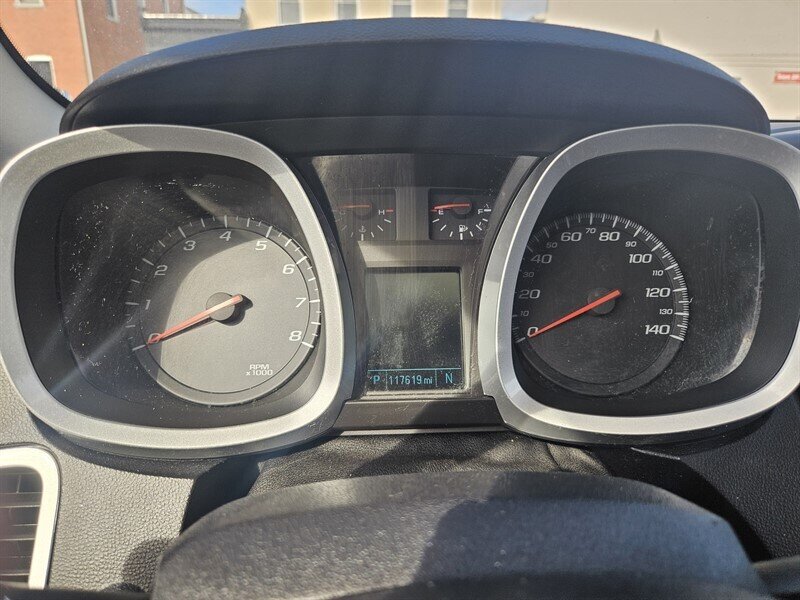 2015 Chevrolet Equinox LT - Photo 8 - Millstadt, IL 62260