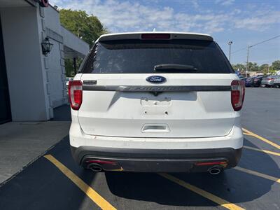 2017 Ford Explorer XLT   - Photo 7 - Fairview Heights, IL 62208