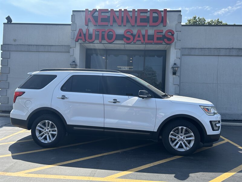 2017 Ford Explorer XLT  