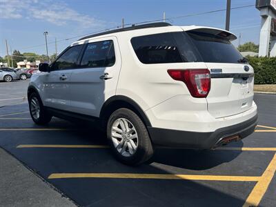 2017 Ford Explorer XLT   - Photo 5 - Fairview Heights, IL 62208