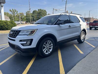 2017 Ford Explorer XLT   - Photo 3 - Fairview Heights, IL 62208
