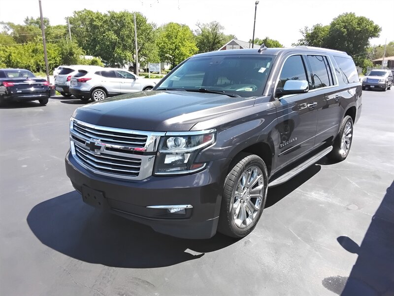 2018 Chevrolet Suburban Premier   - Photo 1 - Cahokia, IL 62206