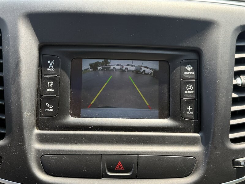 2015 Chrysler 200 Limited - Photo 16 - Cahokia, IL 62206