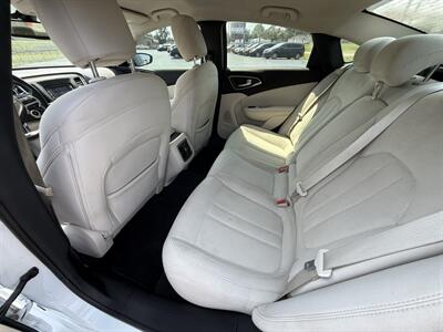 2015 Chrysler 200 Limited - Photo 10 - Cahokia, IL 62206