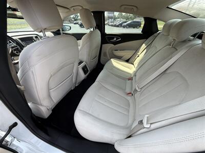 2015 Chrysler 200 Limited - Photo 11 - Cahokia, IL 62206