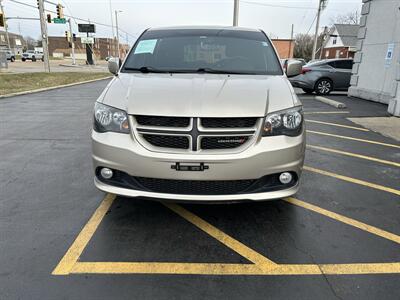 2015 Dodge Grand Caravan R/T   - Photo 5 - Fairview Heights, IL 62208