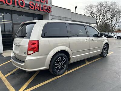 2015 Dodge Grand Caravan R/T   - Photo 4 - Fairview Heights, IL 62208