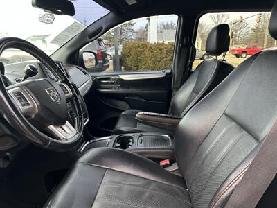 2015 Dodge Grand Caravan R/T   - Photo 7 - Fairview Heights, IL 62208