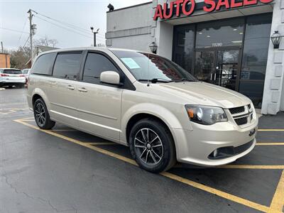 2015 Dodge Grand Caravan R/T   - Photo 2 - Fairview Heights, IL 62208