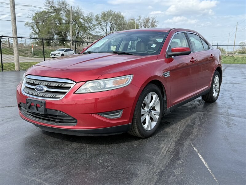 2010 Ford Taurus SEL   - Photo 1 - Cahokia, IL 62206