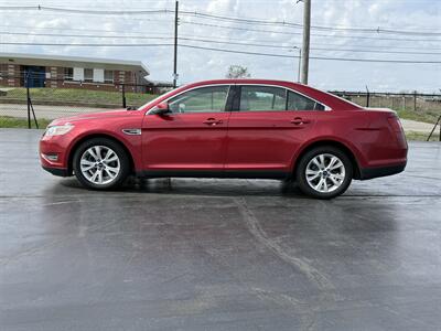 2010 Ford Taurus SEL   - Photo 2 - Cahokia, IL 62206