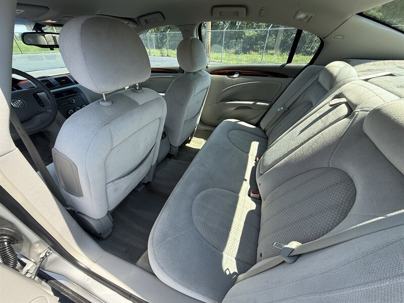 2007 Buick Lucerne CX - Photo 11 - Cahokia, IL 62206