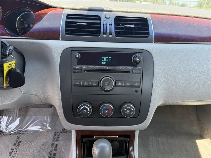 2007 Buick Lucerne CX - Photo 14 - Cahokia, IL 62206