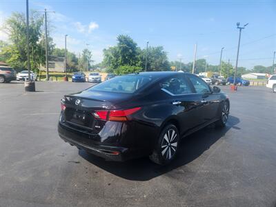 2022 Nissan Altima 2.5 SV   - Photo 4 - Cahokia, IL 62206