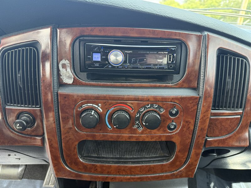 2005 Dodge Ram 1500 SLT 4dr Quad Cab SLT - Photo 14 - Cahokia, IL 62206