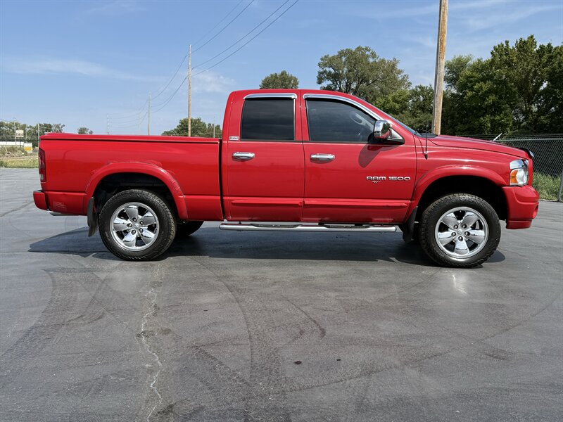 2005 Dodge Ram 1500 SLT 4dr Quad Cab SLT - Photo 5 - Cahokia, IL 62206