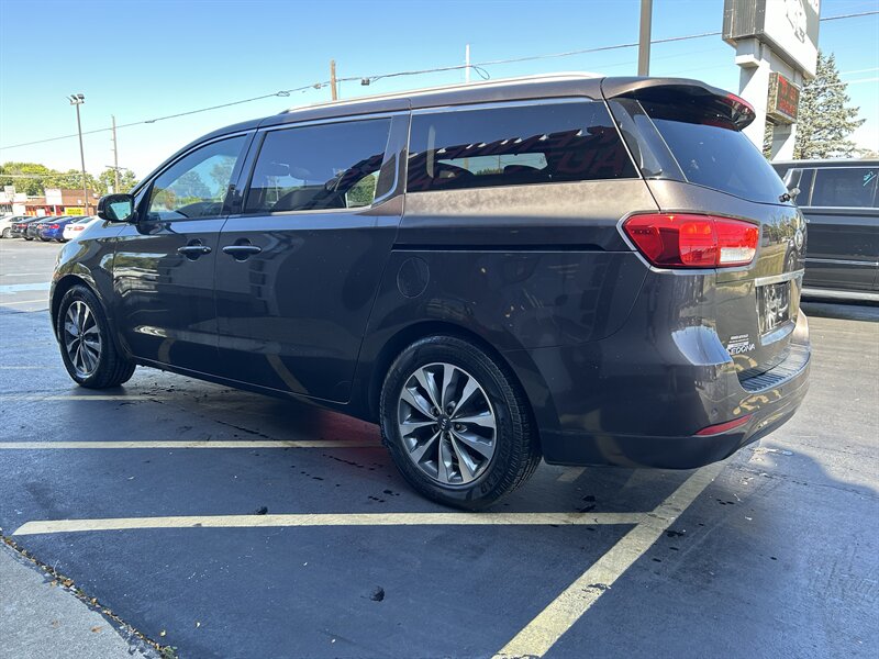 2015 Kia Sedona EX - Photo 5 - Fairview Heights, IL 62208