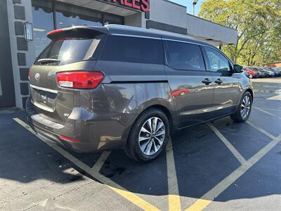 2015 Kia Sedona EX - Photo 4 - Fairview Heights, IL 62208