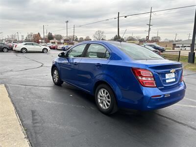 2017 Chevrolet Sonic LT Auto   - Photo 5 - Fairview Heights, IL 62208