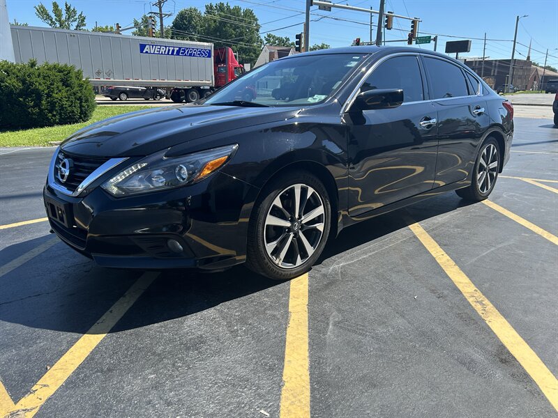 2016 Nissan Altima 3.5 SR - Photo 3 - Fairview Heights, IL 62208