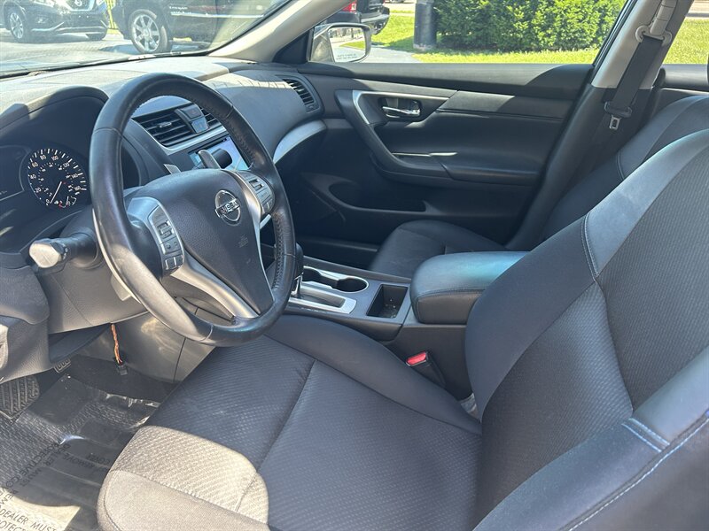 2016 Nissan Altima 3.5 SR - Photo 8 - Fairview Heights, IL 62208