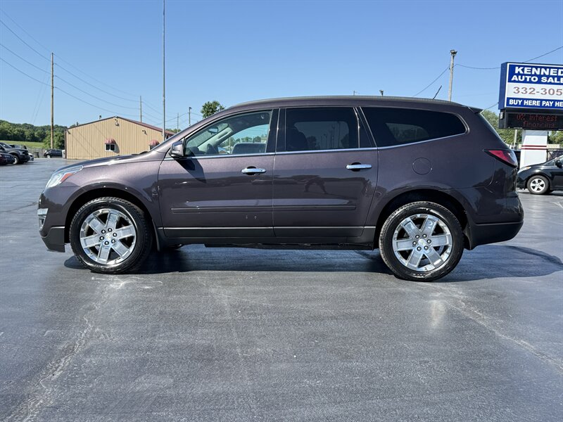 2015 Chevrolet Traverse LT - Photo 3 - Cahokia, IL 62206