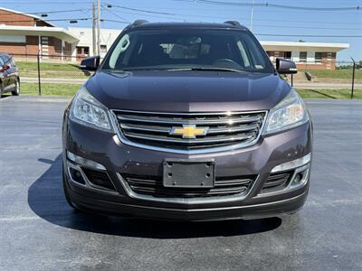 2015 Chevrolet Traverse LT - Photo 2 - Cahokia, IL 62206