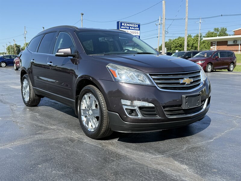 2015 Chevrolet Traverse LT - Photo 4 - Cahokia, IL 62206