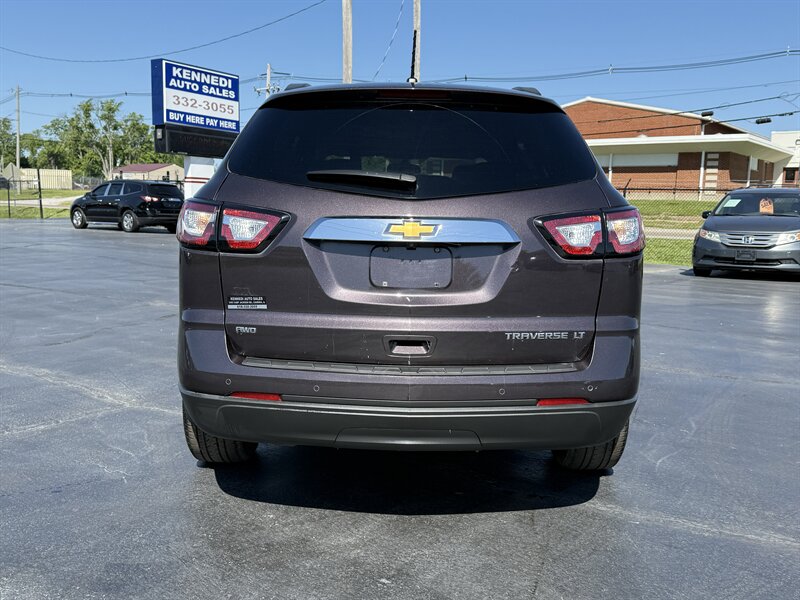 2015 Chevrolet Traverse LT - Photo 8 - Cahokia, IL 62206