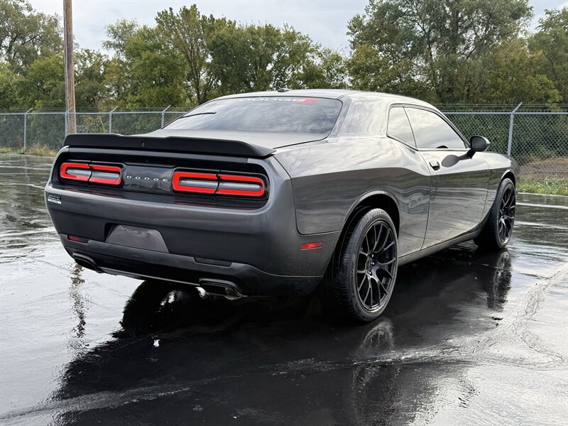 2019 Dodge Challenger SXT - Photo 9 - Cahokia, IL 62206