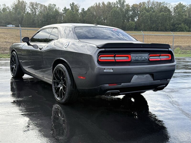 2019 Dodge Challenger SXT - Photo 7 - Cahokia, IL 62206