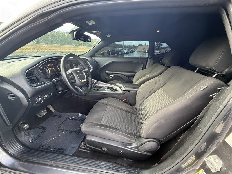 2019 Dodge Challenger SXT - Photo 11 - Cahokia, IL 62206