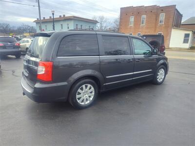 2012 Chrysler Town & Country Touring   - Photo 6 - Freeburg, IL 62243