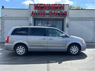 2015 Chrysler Town & Country Touring   - Photo 1 - Fairview Heights, IL 62208