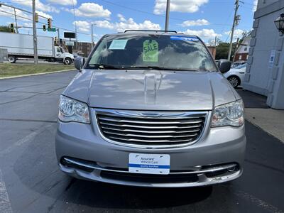 2015 Chrysler Town & Country Touring   - Photo 6 - Fairview Heights, IL 62208