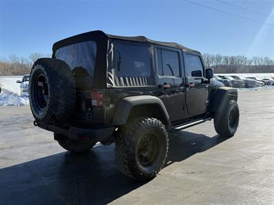 2012 Jeep Wrangler Unlimited Rubicon   - Photo 7 - Cahokia, IL 62206