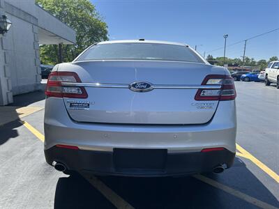 2015 Ford Taurus Limited   - Photo 6 - Fairview Heights, IL 62208