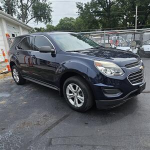 2017 Chevrolet Equinox LS   - Photo 5 - Freeburg, IL 62243