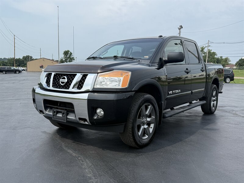 2015 Nissan Titan SV   - Photo 1 - Cahokia, IL 62206
