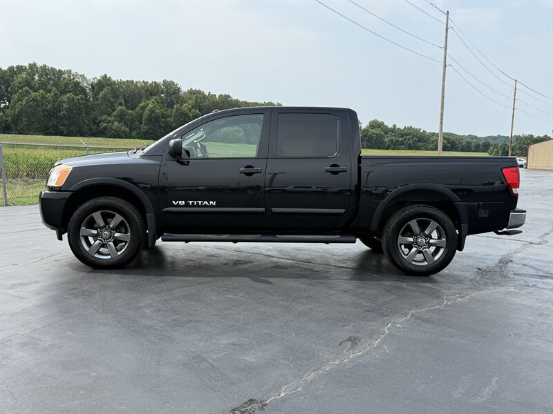 2015 Nissan Titan SV - Photo 4 - Cahokia, IL 62206