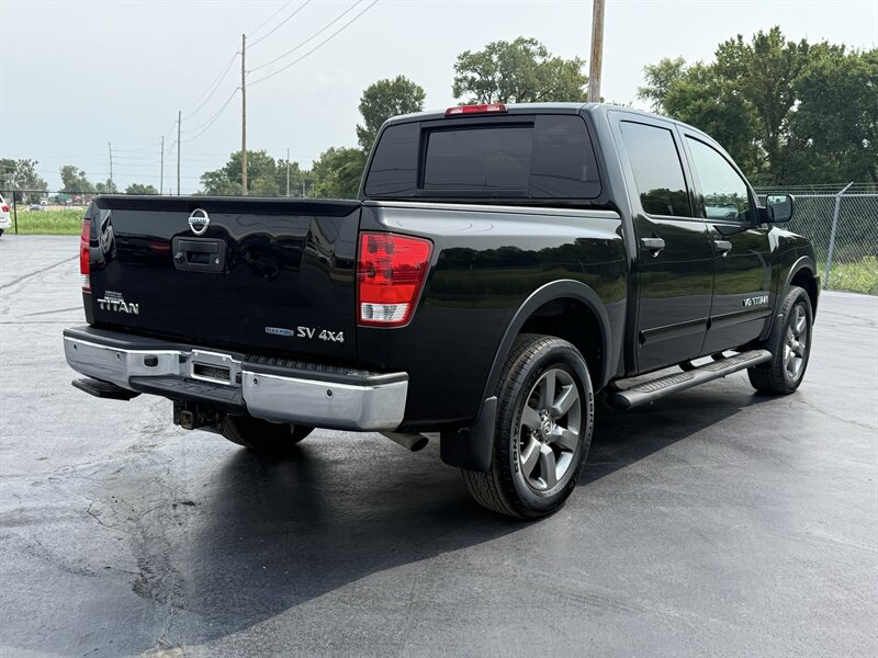 2015 Nissan Titan SV - Photo 7 - Cahokia, IL 62206