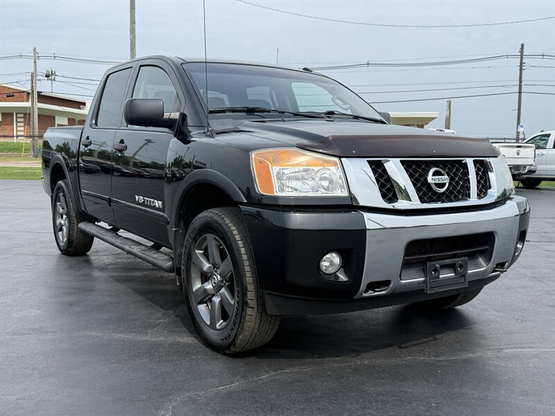 2015 Nissan Titan SV - Photo 3 - Cahokia, IL 62206