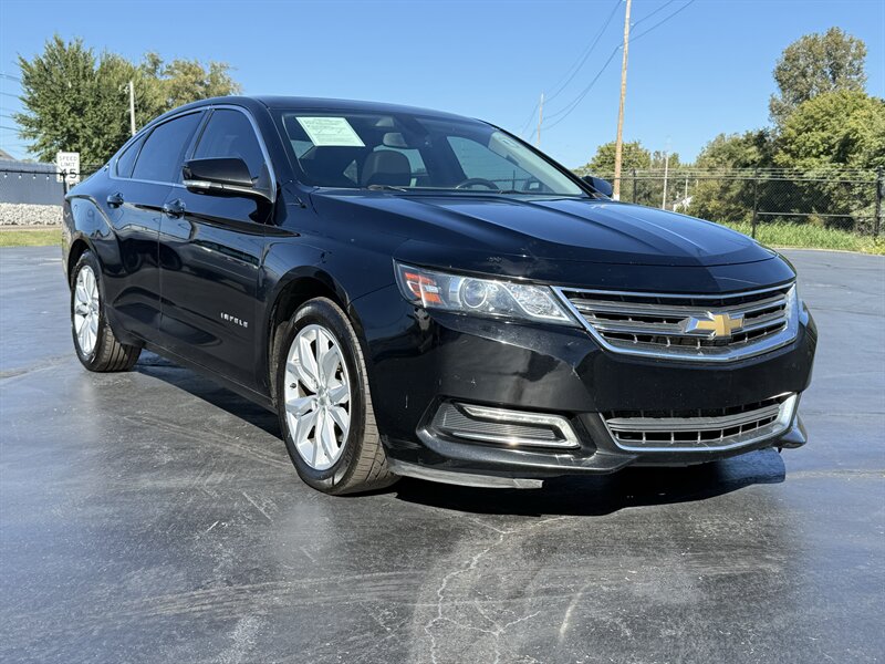 2018 Chevrolet Impala LT   - Photo 1 - Cahokia, IL 62206