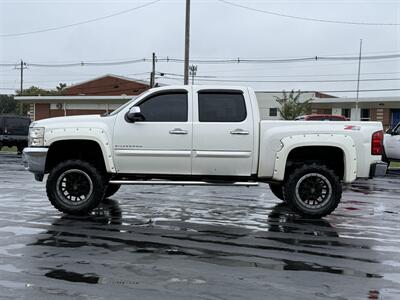 2012 Chevrolet Silverado 1500 LT - Photo 2 - Cahokia, IL 62206