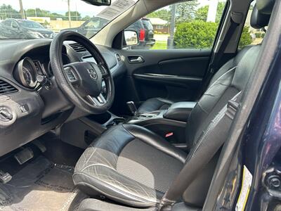 2015 Dodge Journey Crossroad   - Photo 8 - Fairview Heights, IL 62208